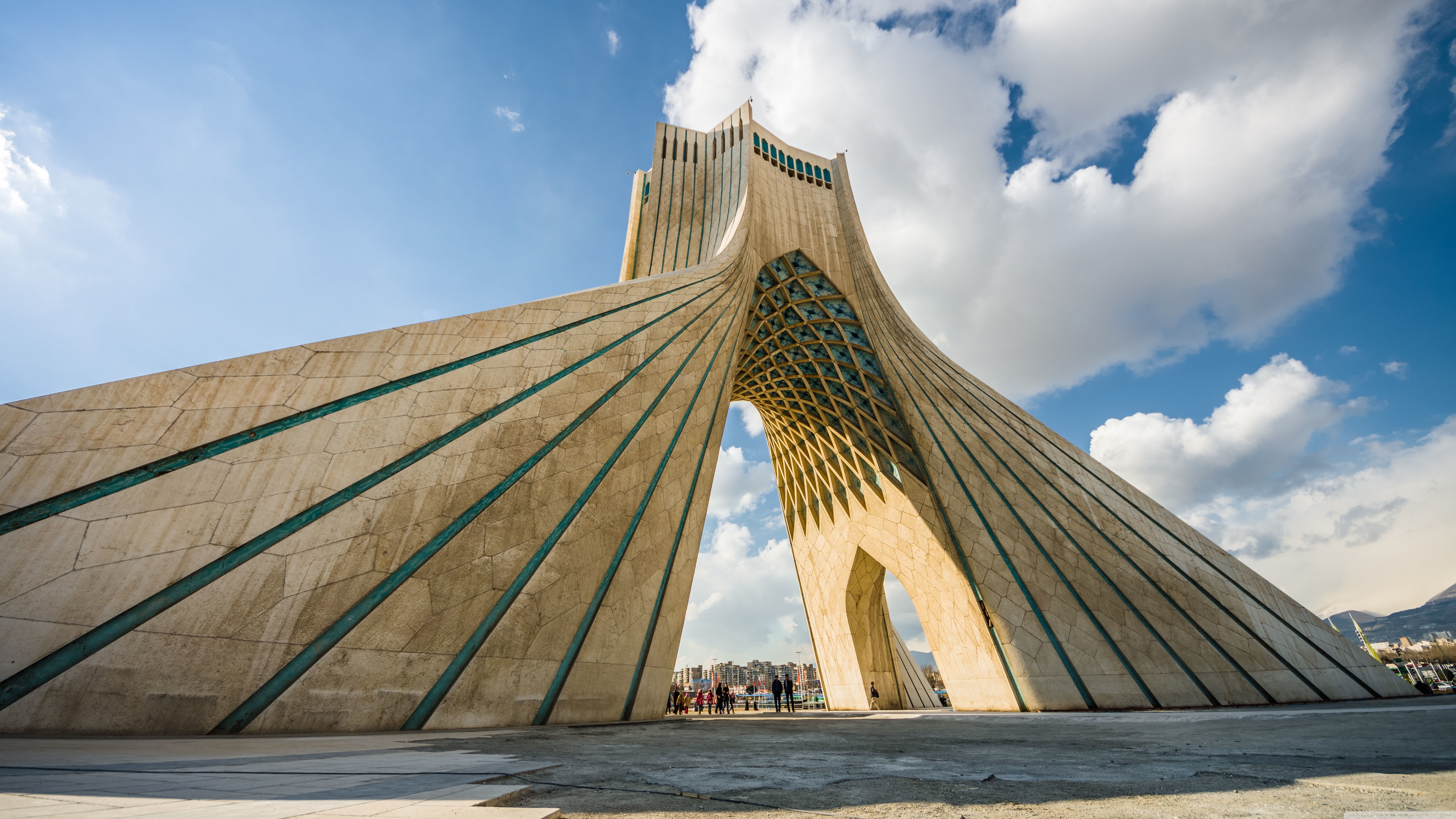 Irán